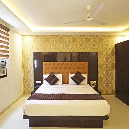 Hotel Iconic Near Delhi Igi International Airport Neu-Delhi Exterior foto