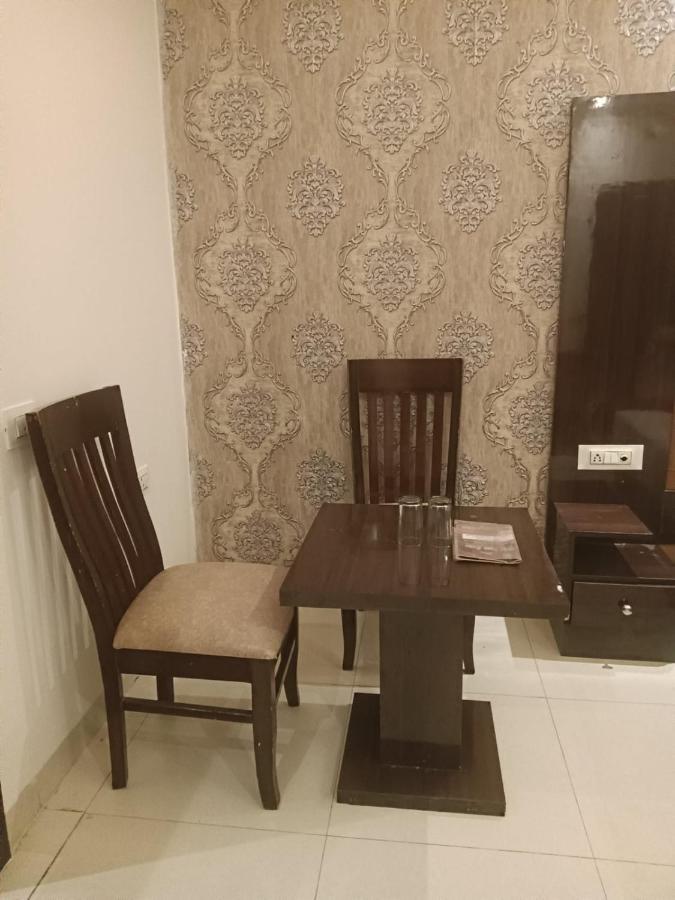 Hotel Iconic Near Delhi Igi International Airport Neu-Delhi Exterior foto