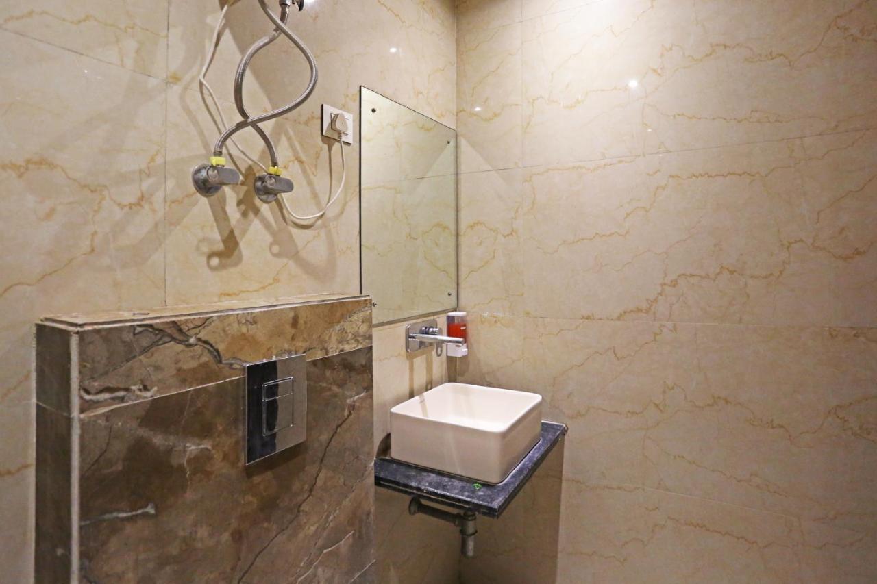 Hotel Iconic Near Delhi Igi International Airport Neu-Delhi Exterior foto