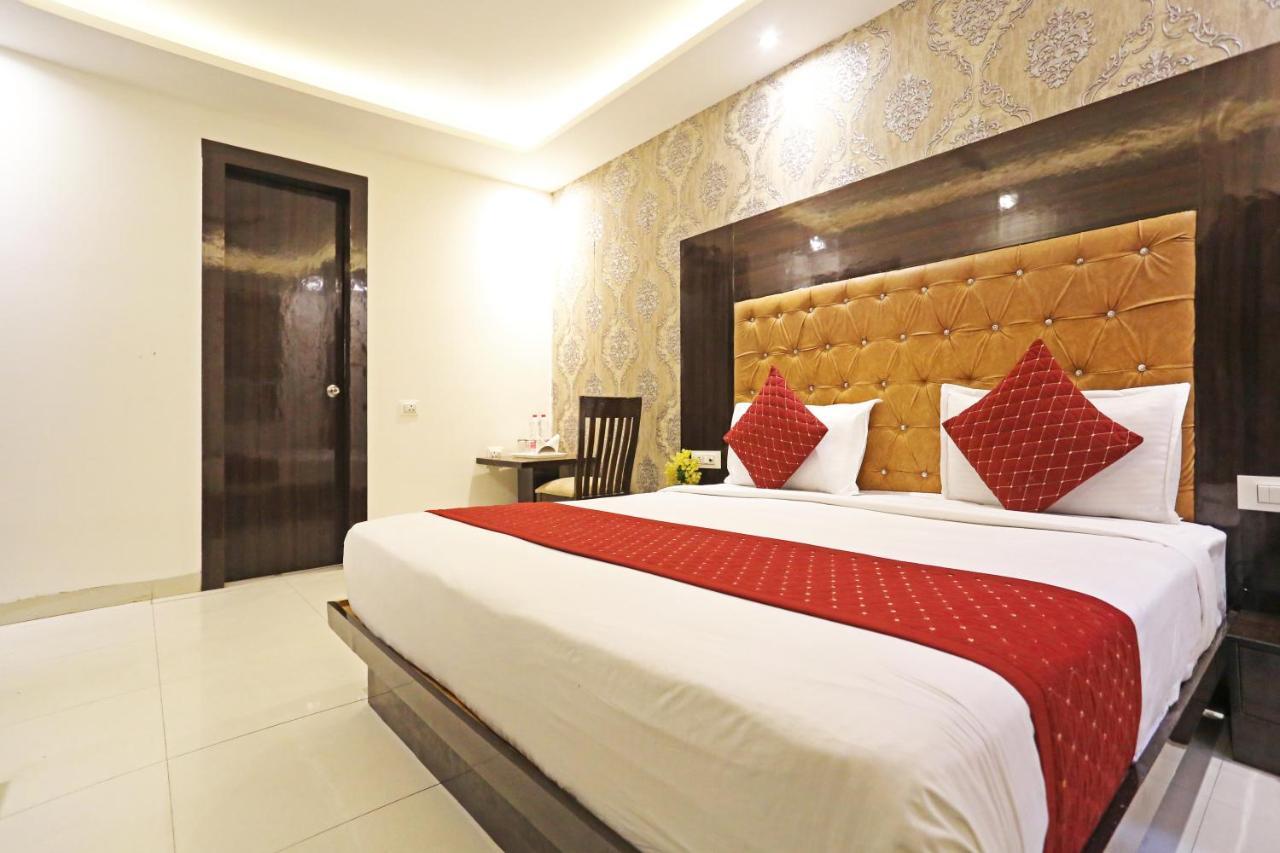 Hotel Iconic Near Delhi Igi International Airport Neu-Delhi Exterior foto