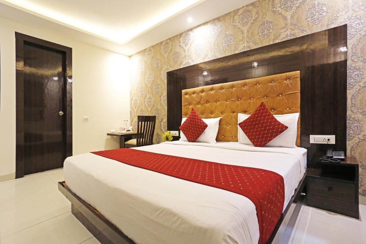 Hotel Iconic Near Delhi Igi International Airport Neu-Delhi Exterior foto