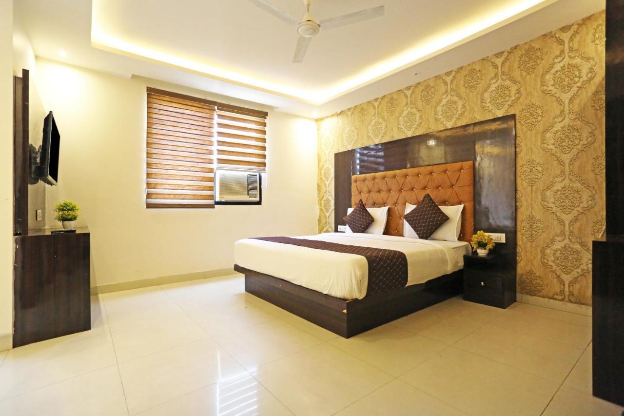 Hotel Iconic Near Delhi Igi International Airport Neu-Delhi Exterior foto