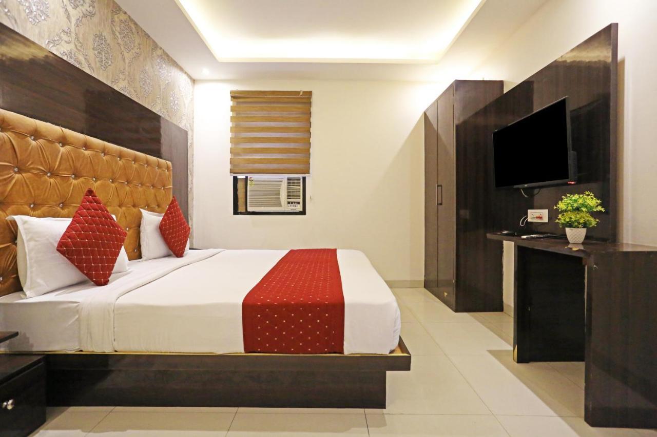 Hotel Iconic Near Delhi Igi International Airport Neu-Delhi Exterior foto