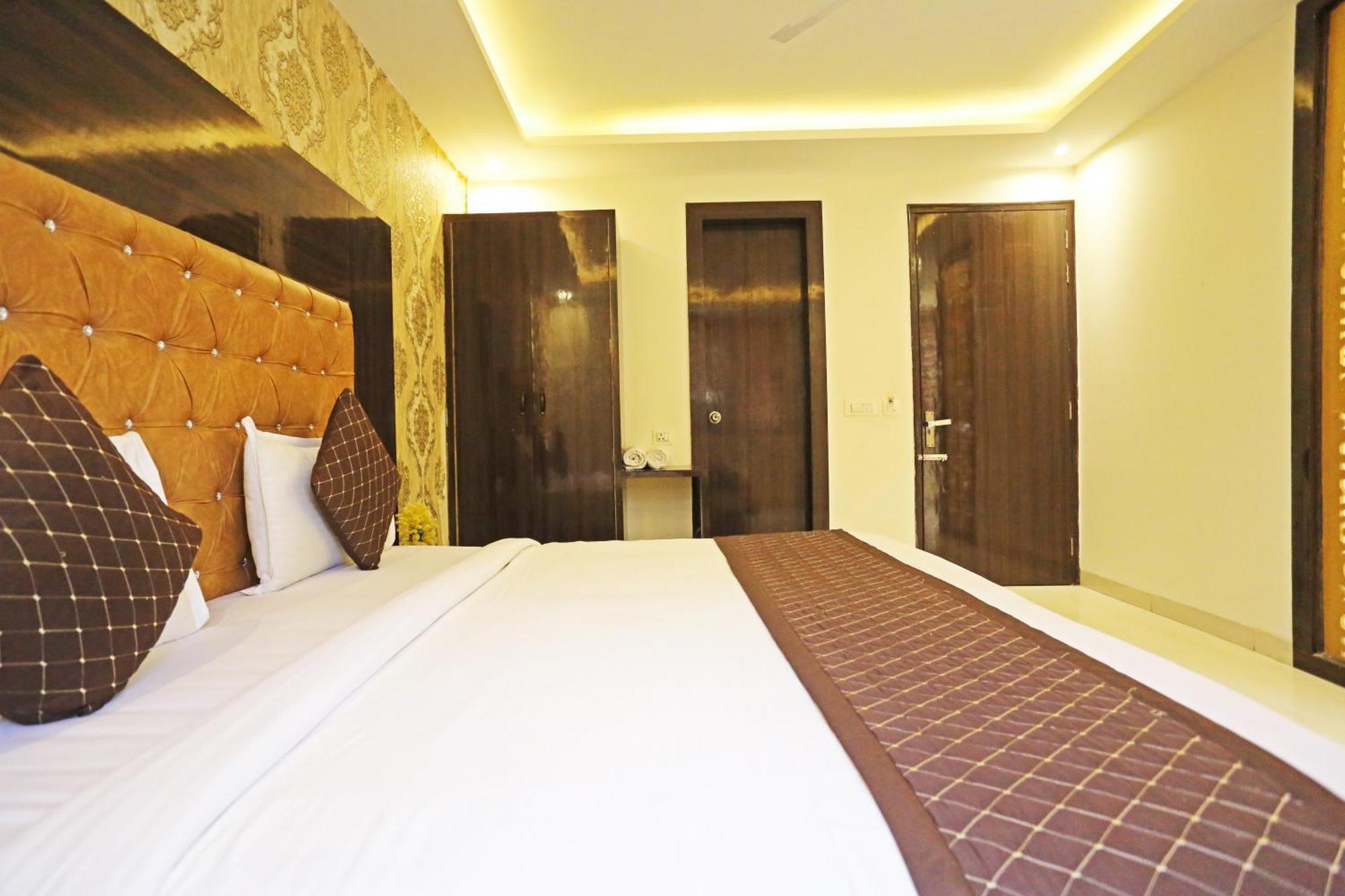 Hotel Iconic Near Delhi Igi International Airport Neu-Delhi Exterior foto